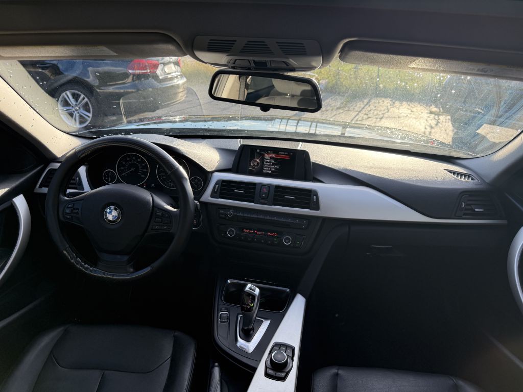 2015 BMW 3 Series Image 14