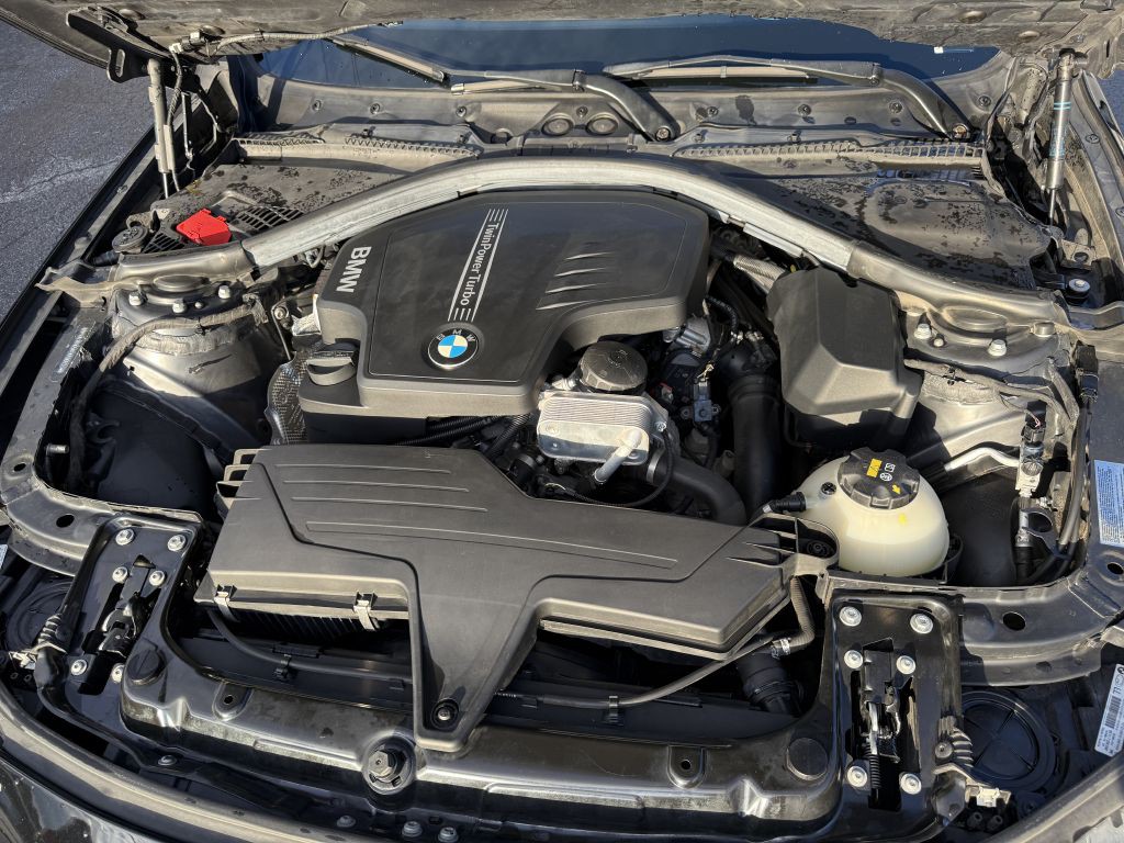 2015 BMW 3 Series Image 17