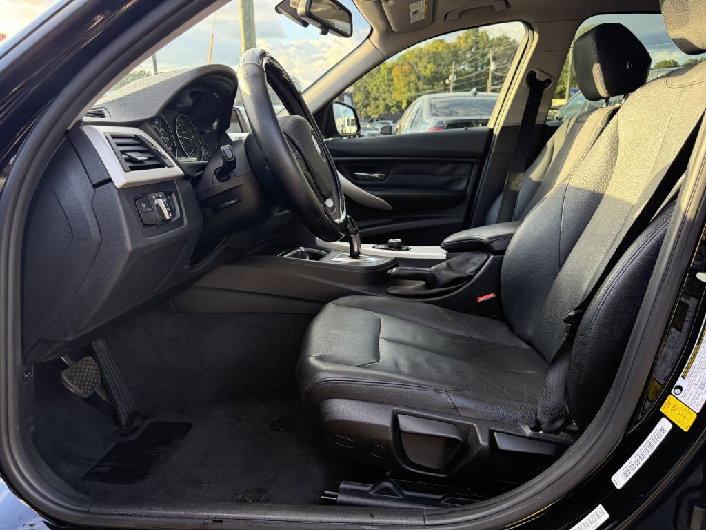 2015 BMW 3 Series Image 9