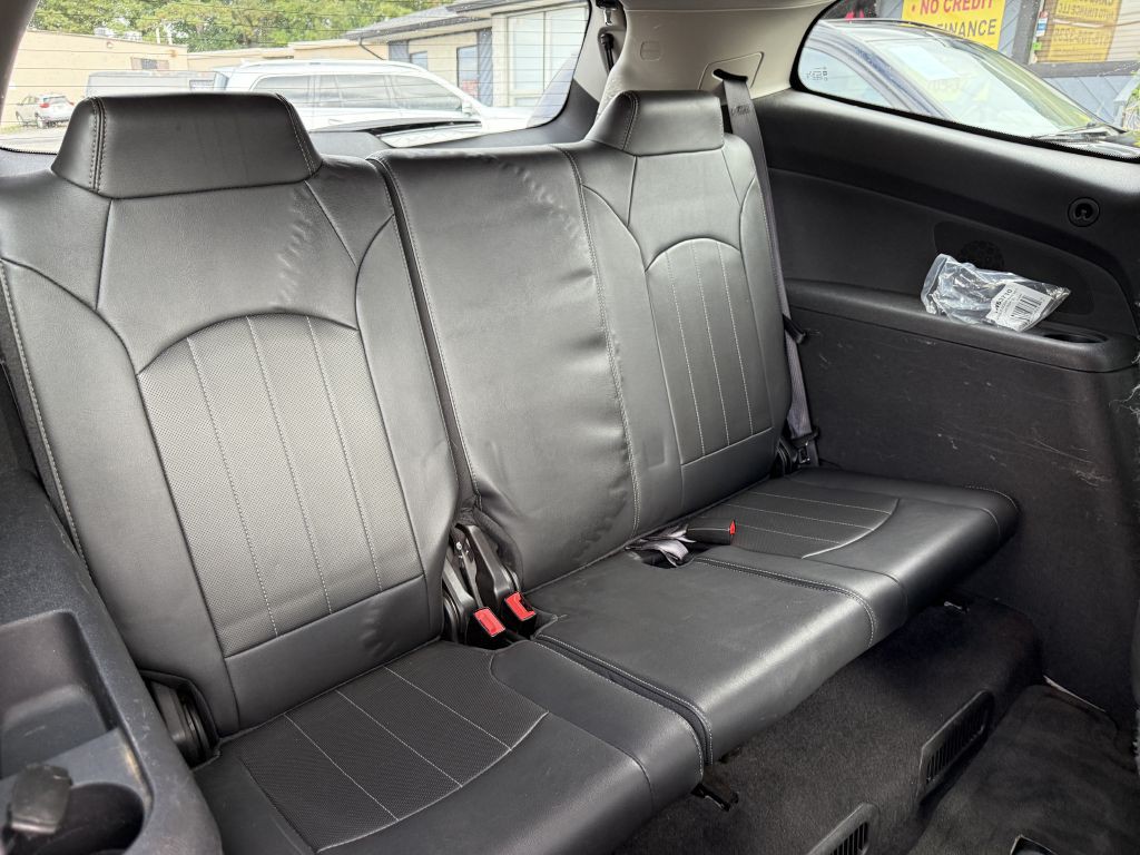 2015 Chevrolet Traverse Image 16