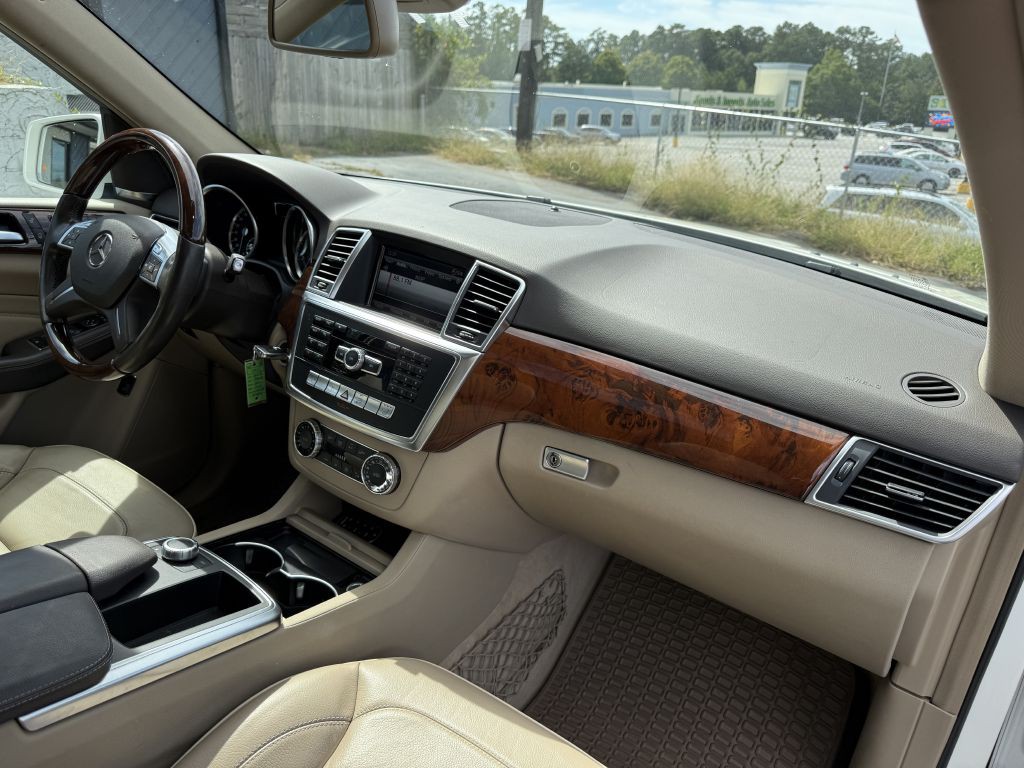 2013 Mercedes-Benz M-Class Image 16