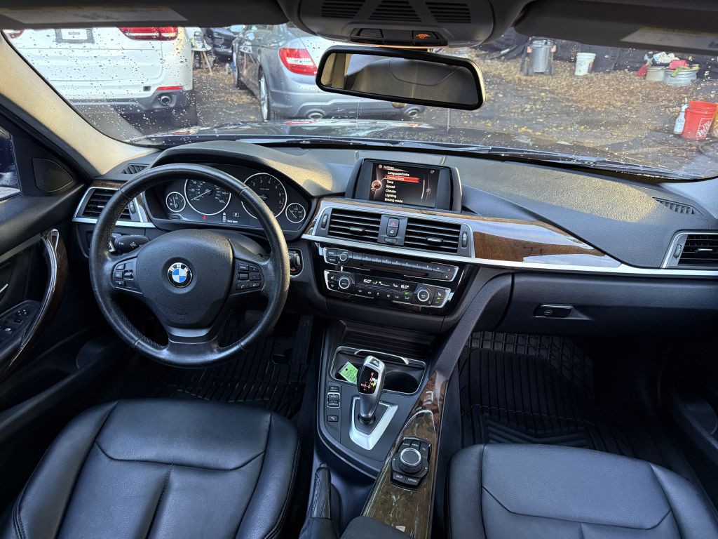 2016 BMW 3 Series Image 14