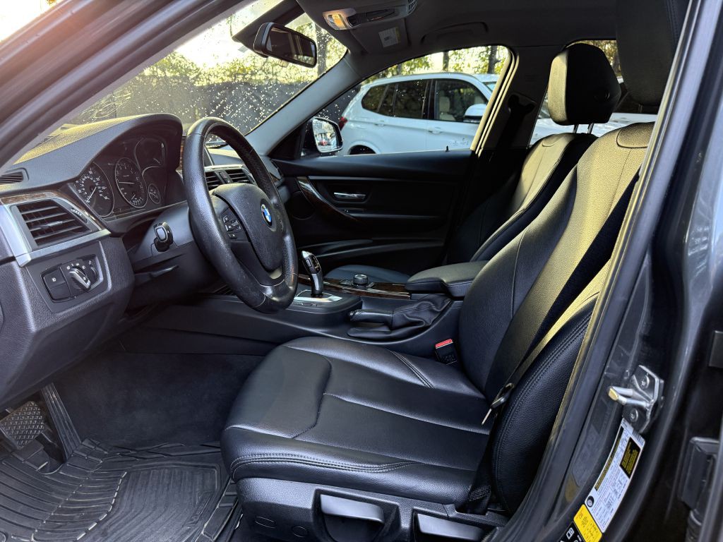 2016 BMW 3 Series Image 9