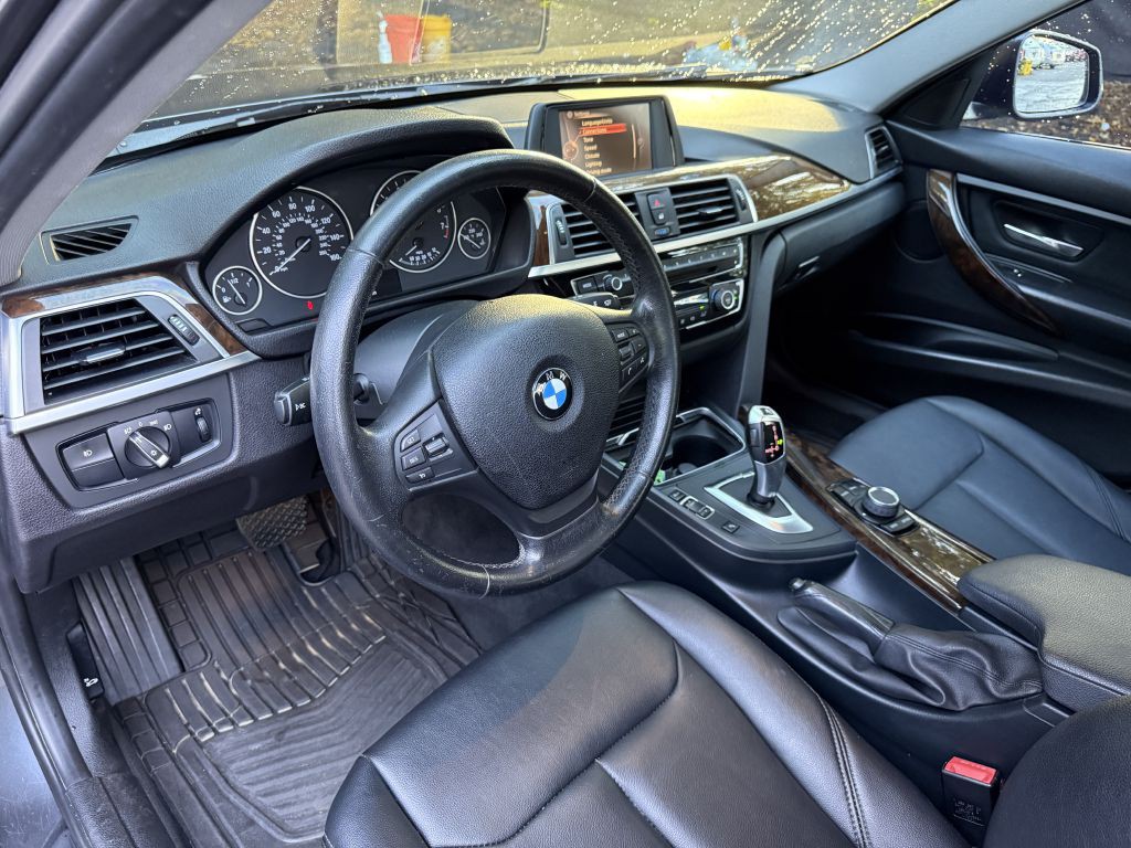 2016 BMW 3 Series Image 11