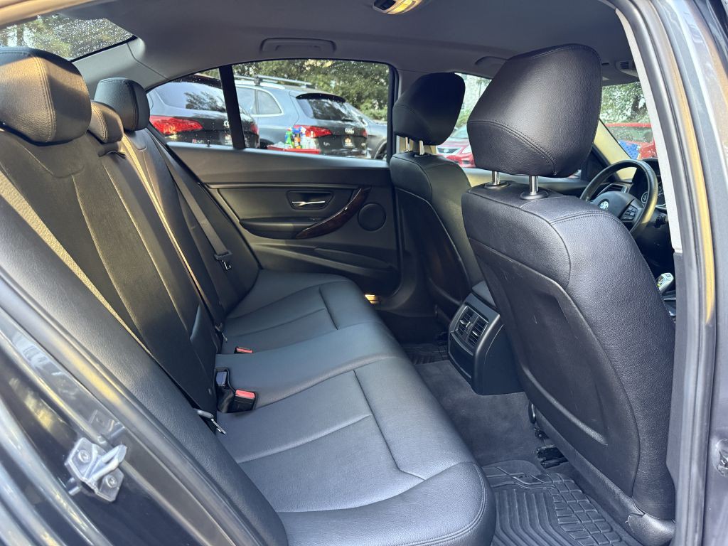 2016 BMW 3 Series Image 14