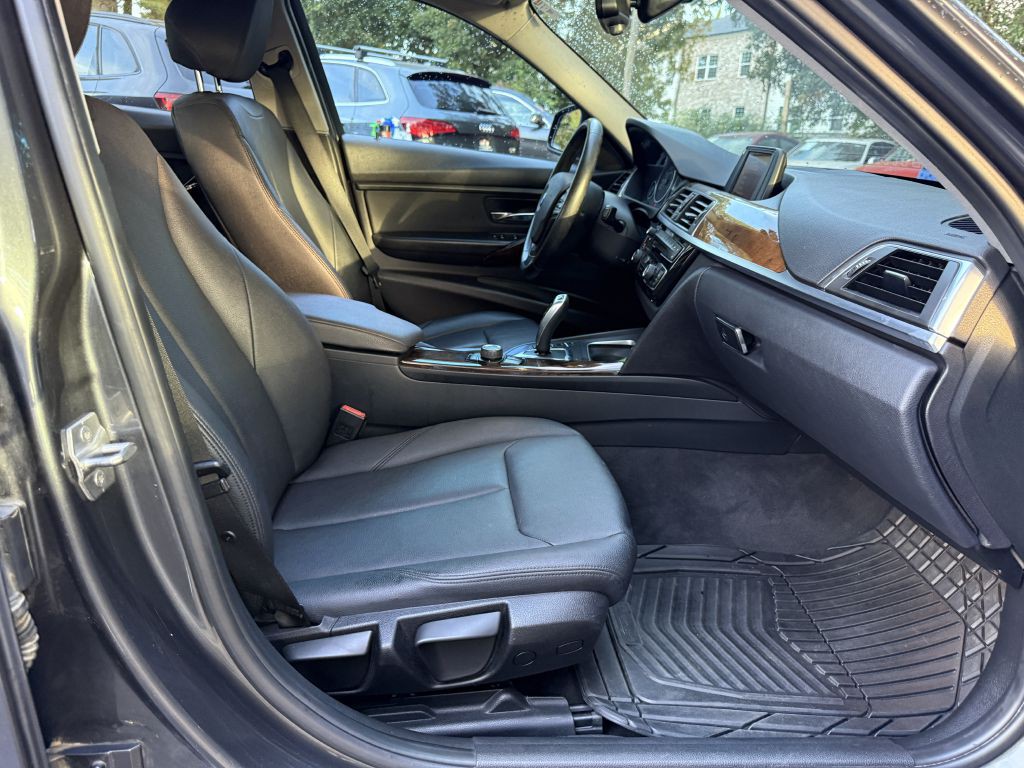 2016 BMW 3 Series Image 17