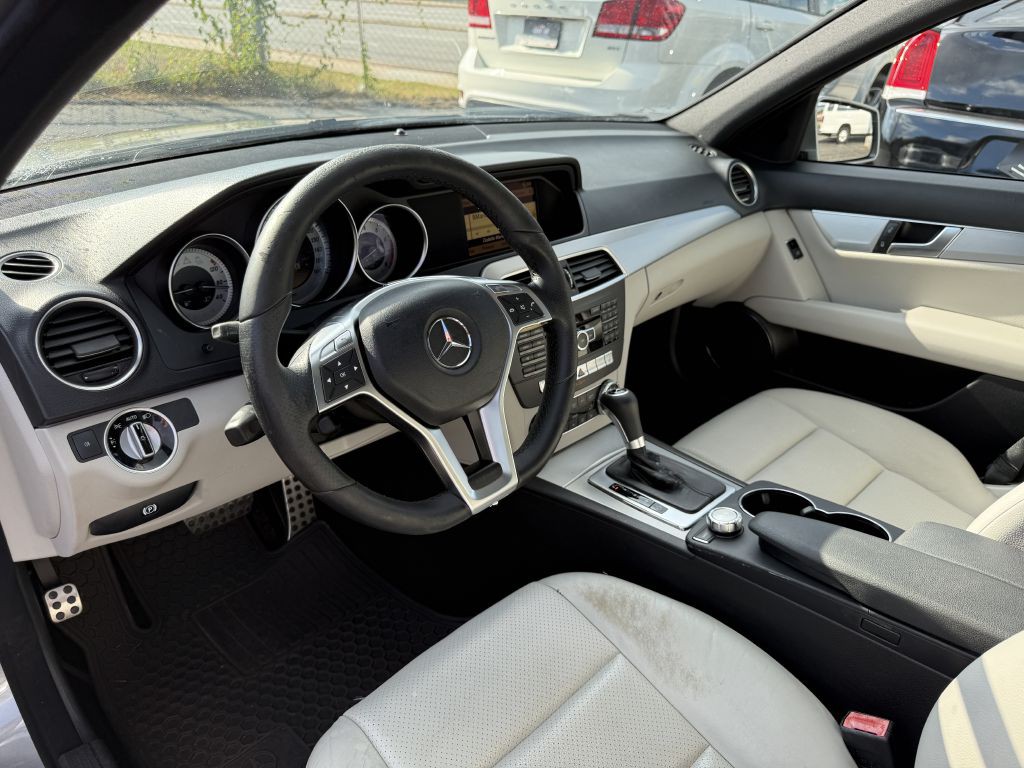 2012 Mercedes-Benz C-Class Image 11