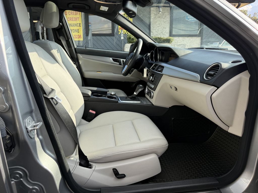 2012 Mercedes-Benz C-Class Image 16