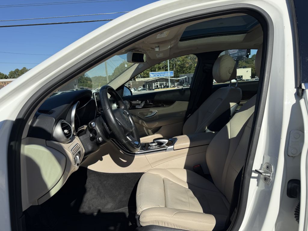 2015 Mercedes-Benz C-Class Image 7