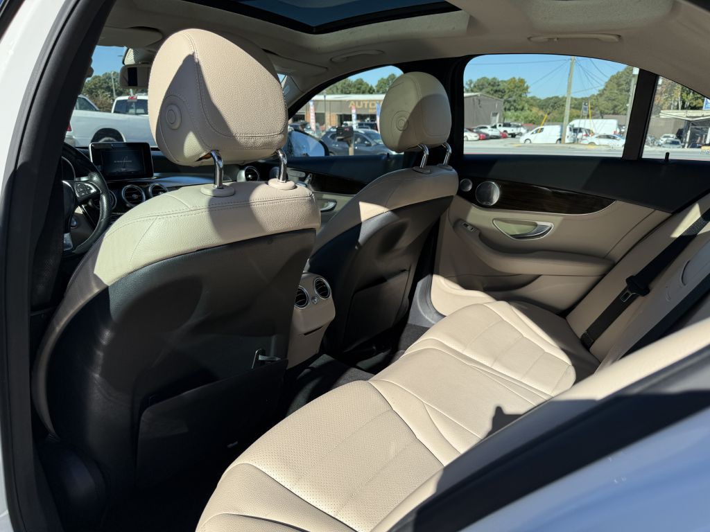 2015 Mercedes-Benz C-Class Image 10