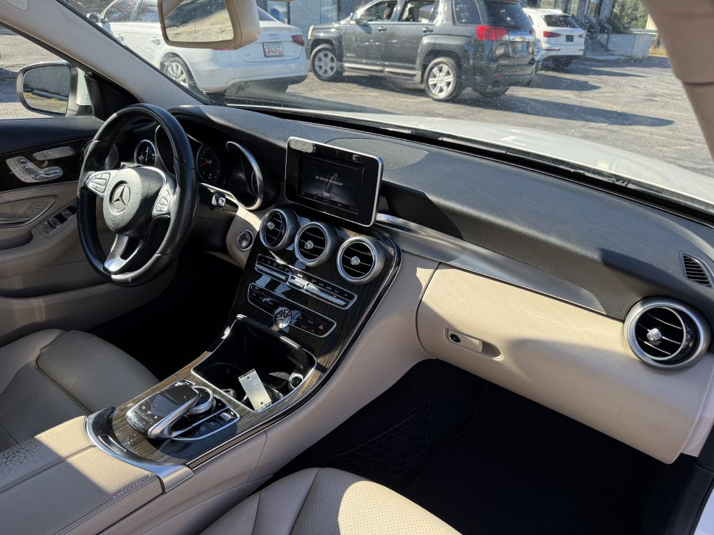 2015 Mercedes-Benz C-Class Image 16