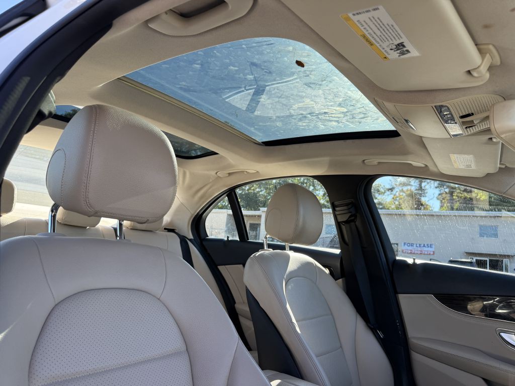 2015 Mercedes-Benz C-Class Image 17