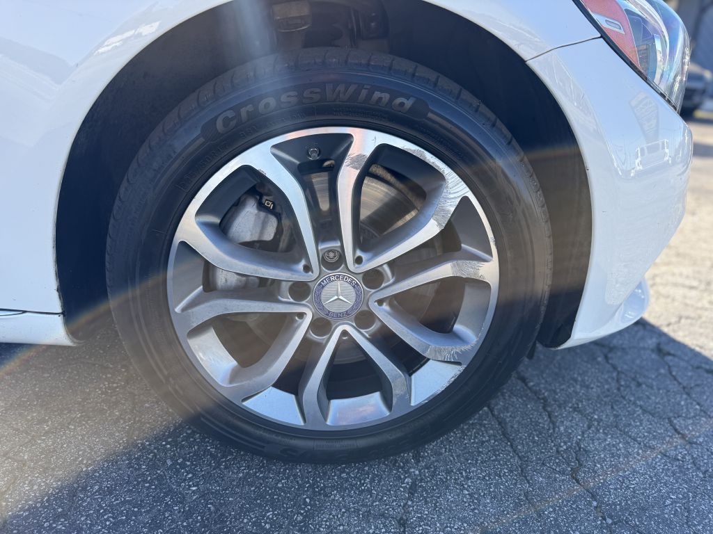 2015 Mercedes-Benz C-Class Image 18