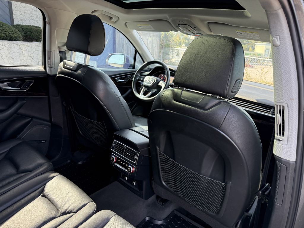 2018 Audi Q7 Image 16