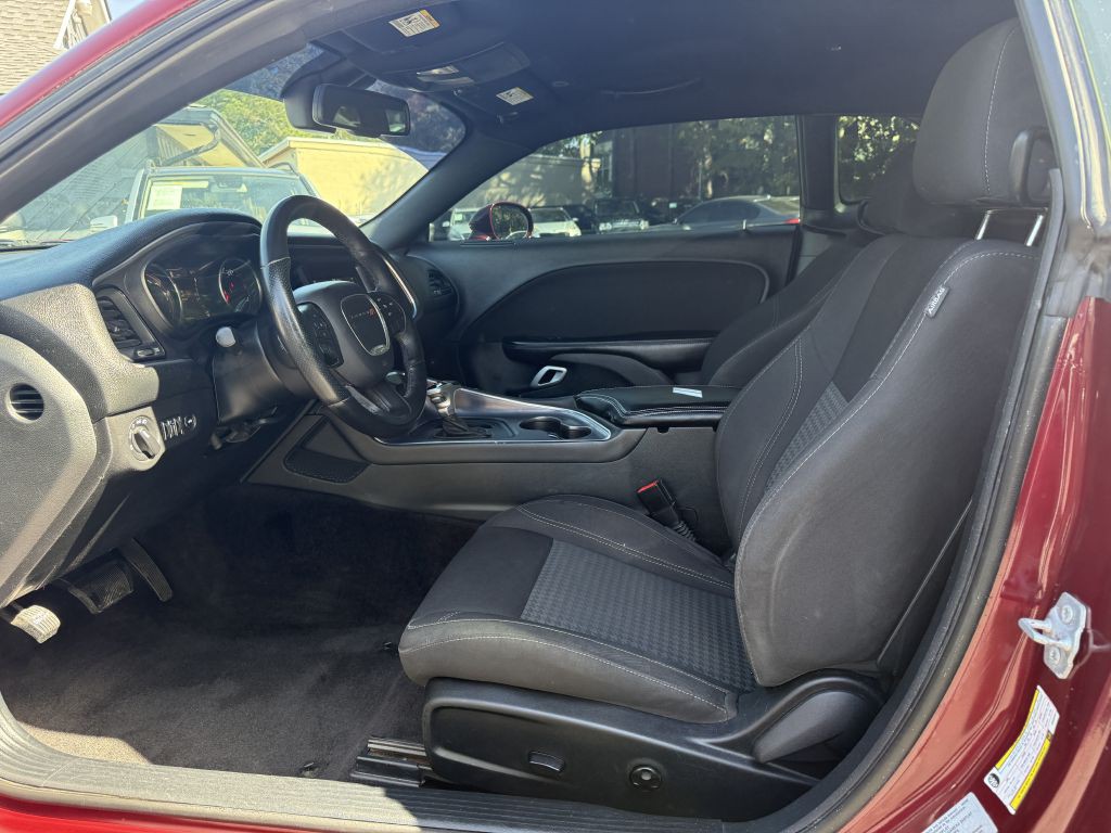 2017 Dodge Challenger Image 7