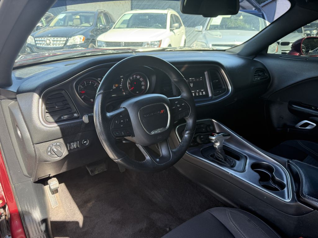 2017 Dodge Challenger Image 9