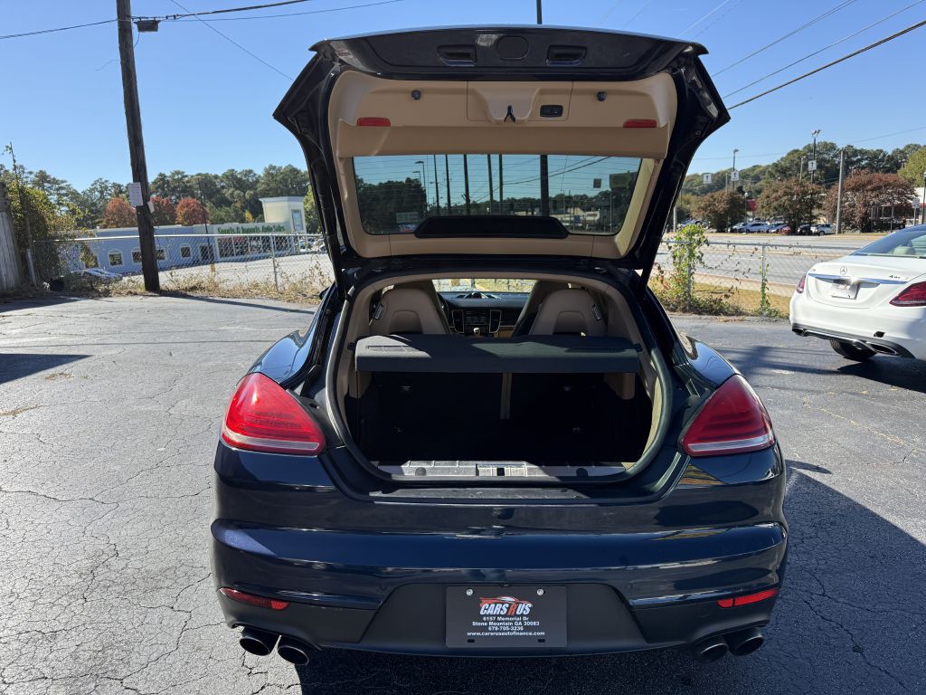 2015 Porsche Panamera Image 8