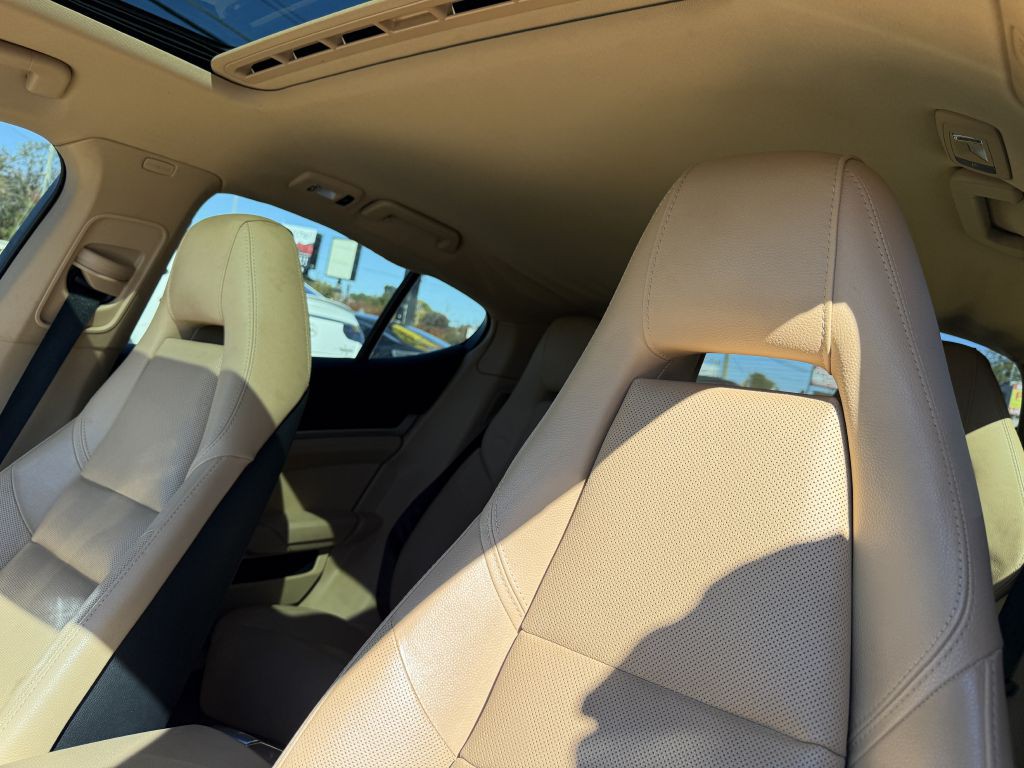 2015 Porsche Panamera Image 12