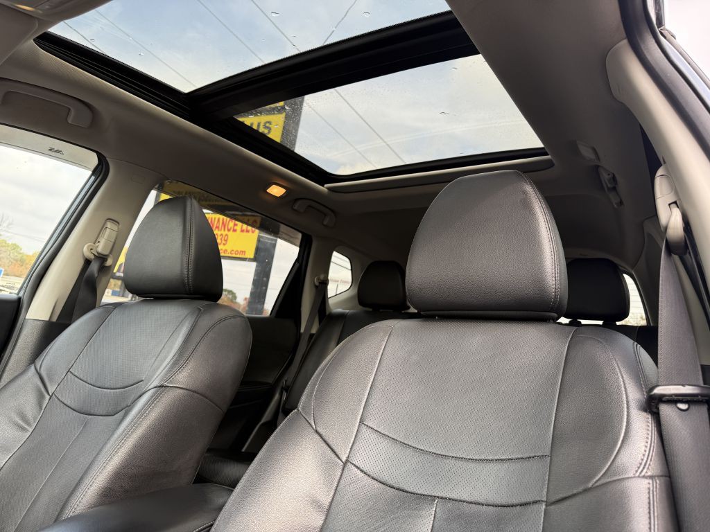 2016 Nissan Rogue Image 12