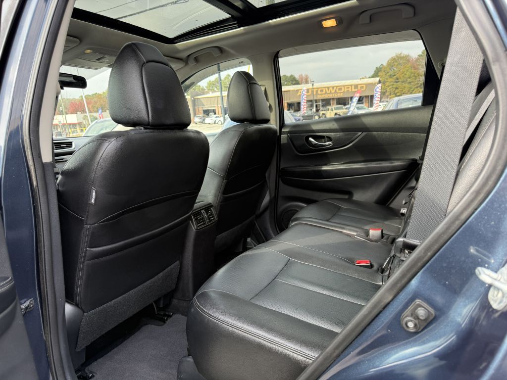 2016 Nissan Rogue Image 13
