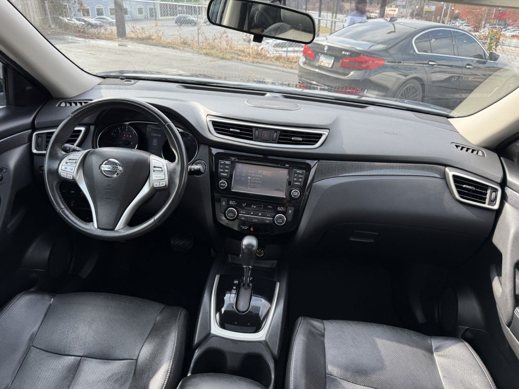 2016 Nissan Rogue Image 18