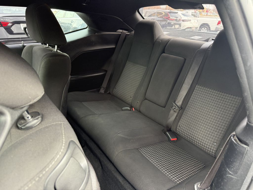 2019 Dodge Challenger Image 13