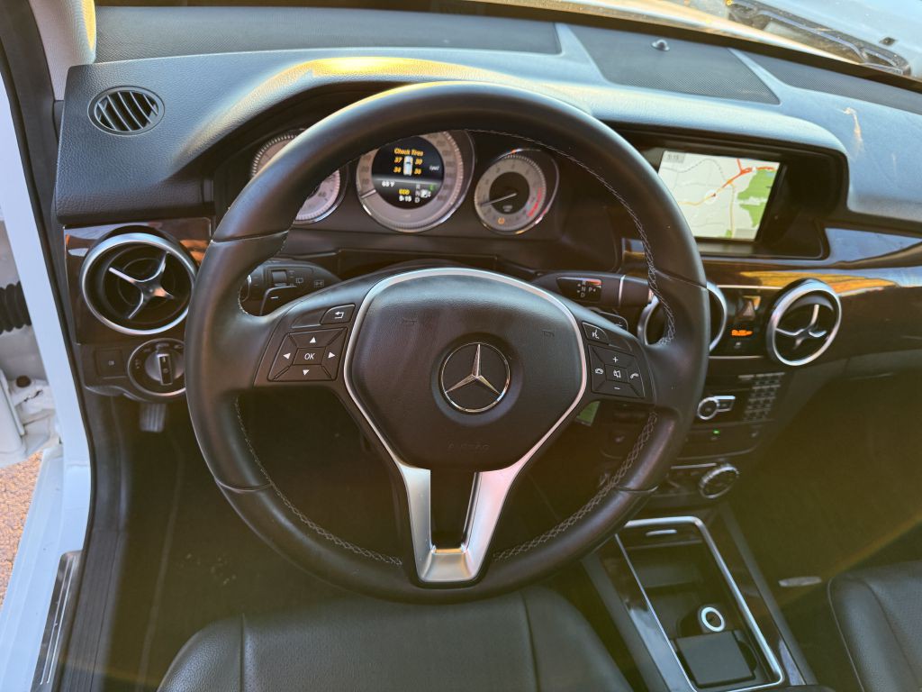 2014 Mercedes-Benz GLK-Class Image 11