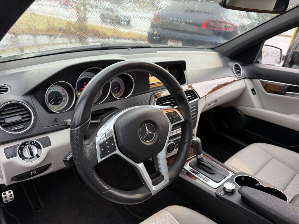 2012 Mercedes-Benz C-Class Image 11