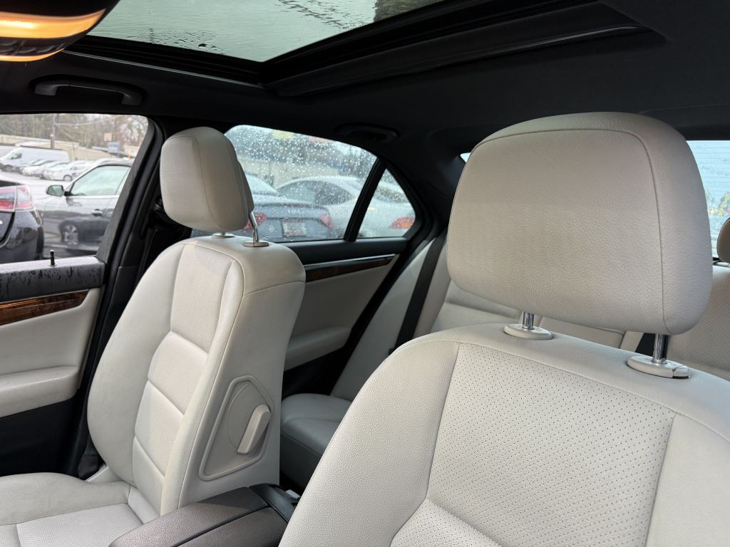 2012 Mercedes-Benz C-Class Image 12