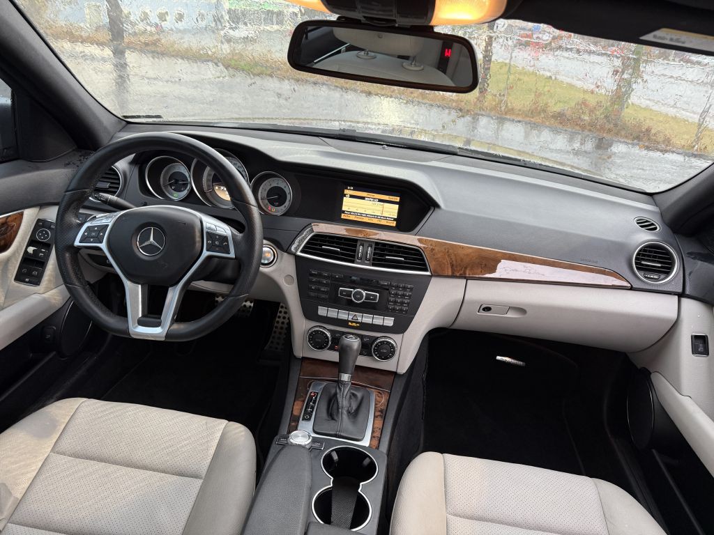 2012 Mercedes-Benz C-Class Image 16
