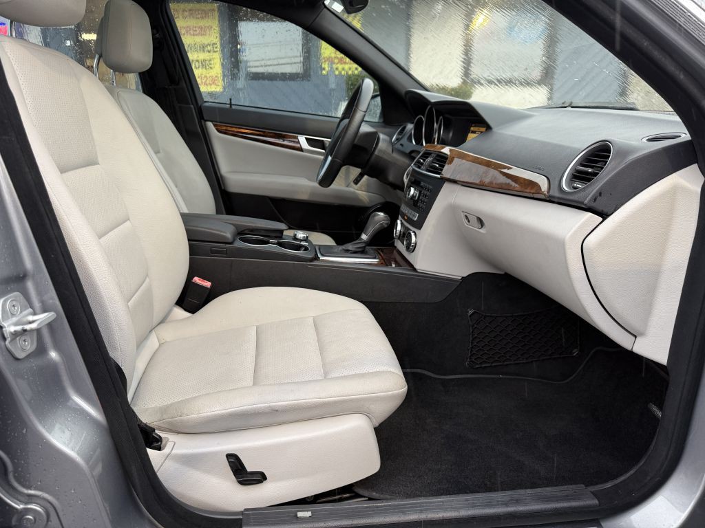2012 Mercedes-Benz C-Class Image 17