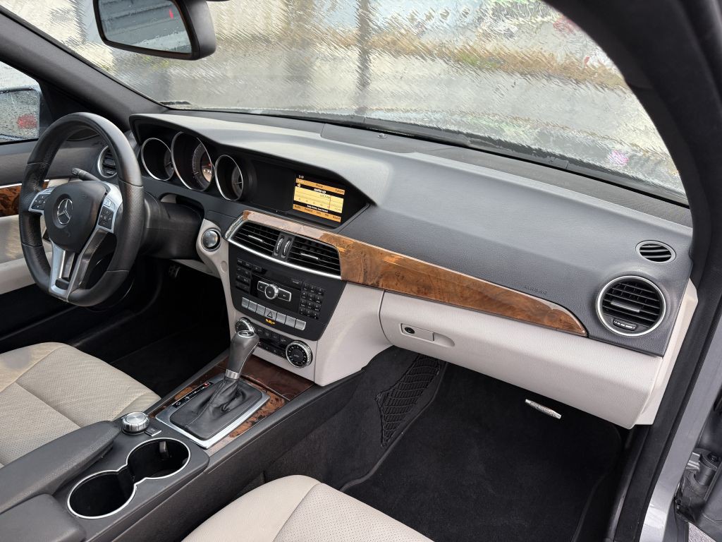 2012 Mercedes-Benz C-Class Image 18