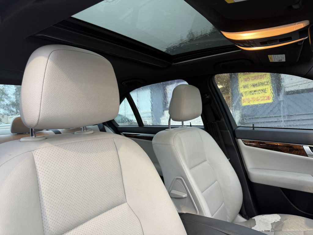 2012 Mercedes-Benz C-Class Image 19