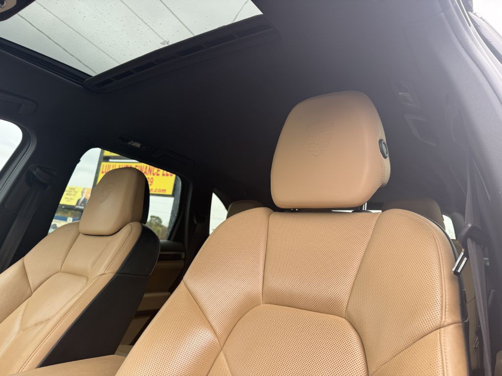 2014 Porsche Cayenne Image 12