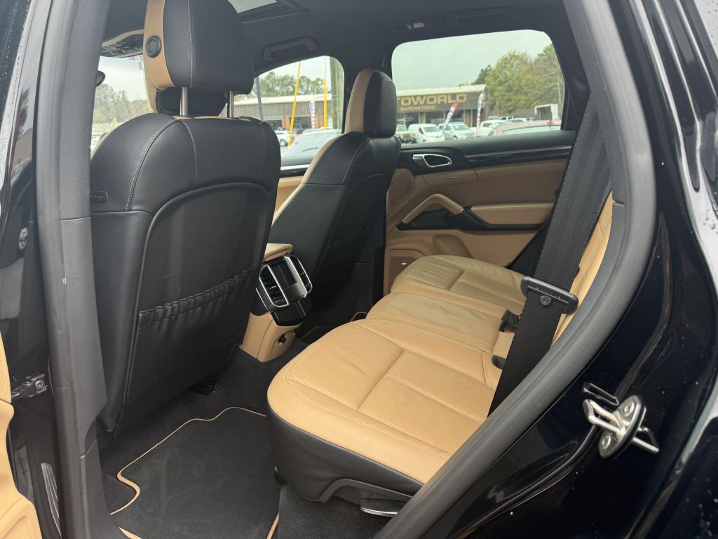 2014 Porsche Cayenne Image 13