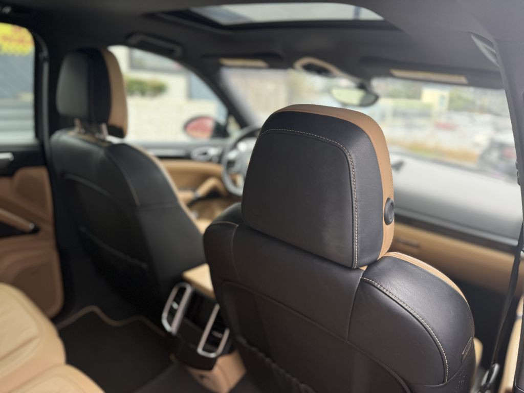 2014 Porsche Cayenne Image 15