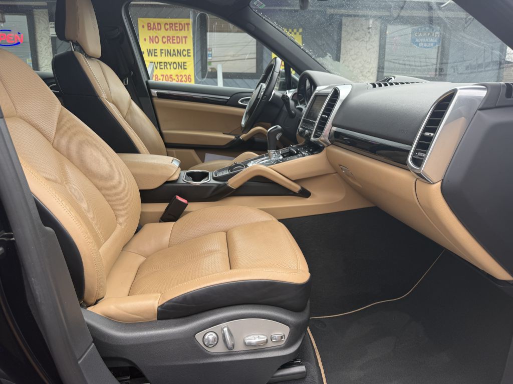 2014 Porsche Cayenne Image 18