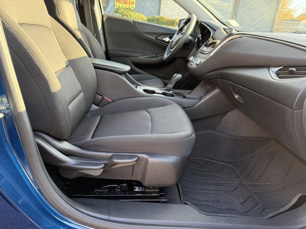 2019 Chevrolet Malibu Image 17