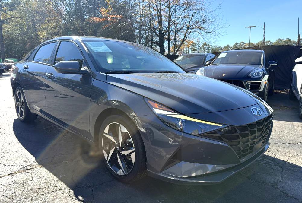 2023 Hyundai Elantra Image 3