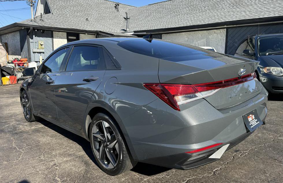 2023 Hyundai Elantra Image 6