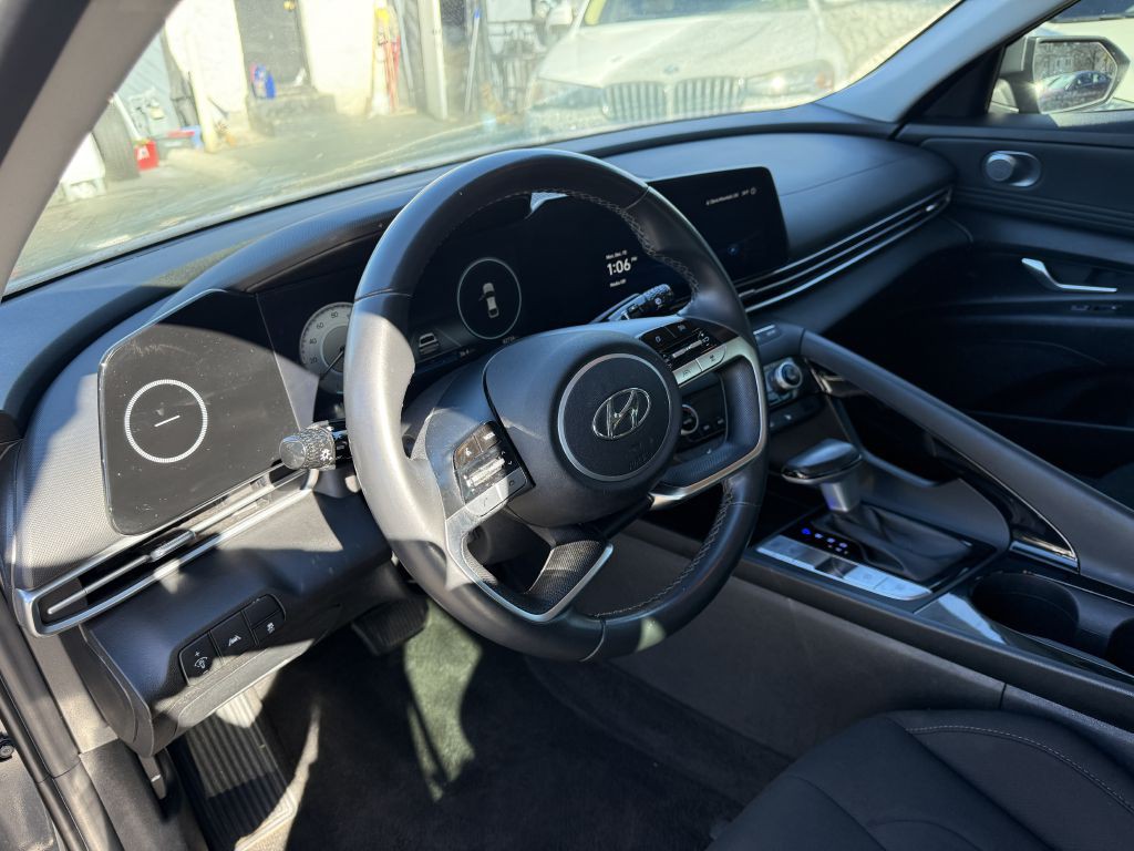 2023 Hyundai Elantra Image 9