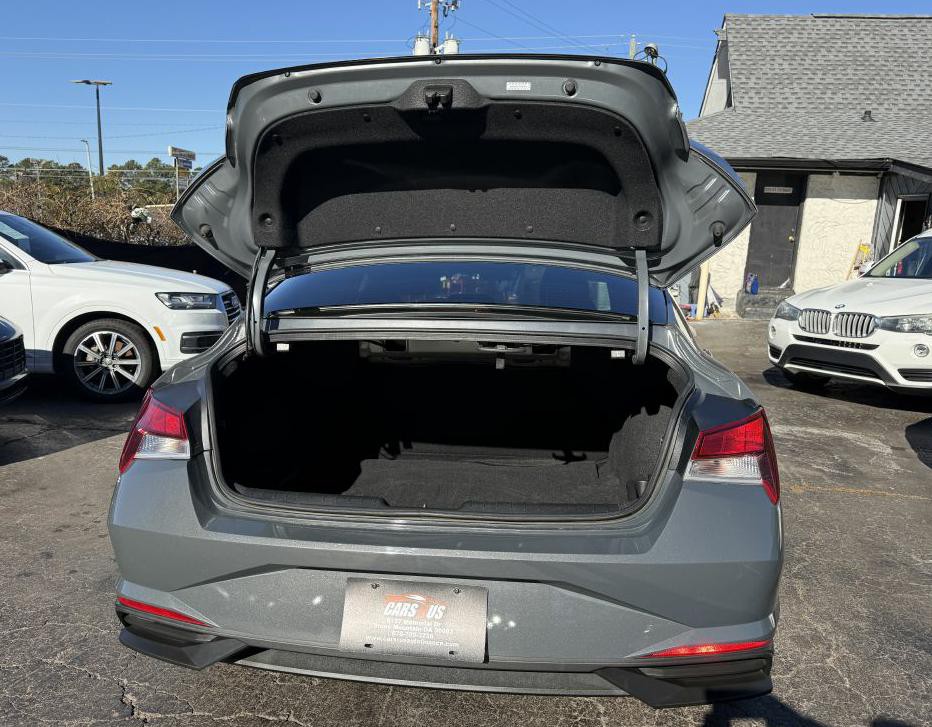 2023 Hyundai Elantra Image 12