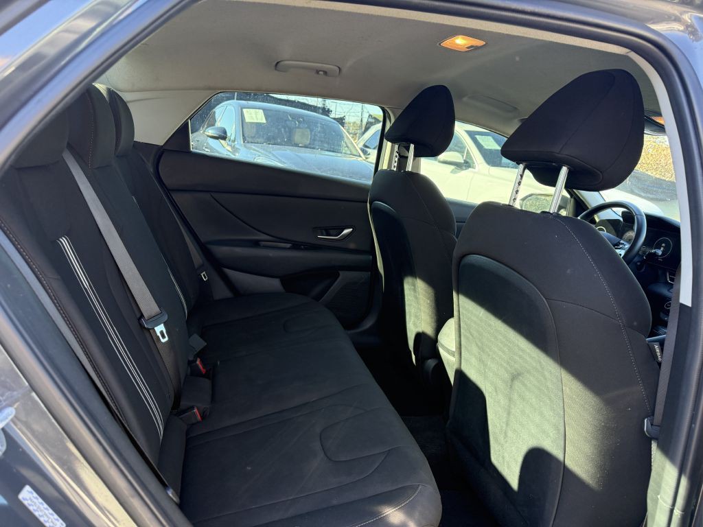 2023 Hyundai Elantra Image 13