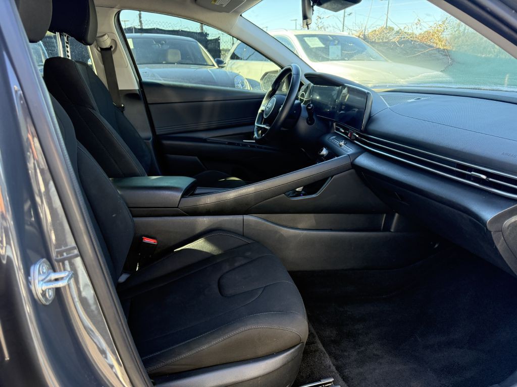 2023 Hyundai Elantra Image 15