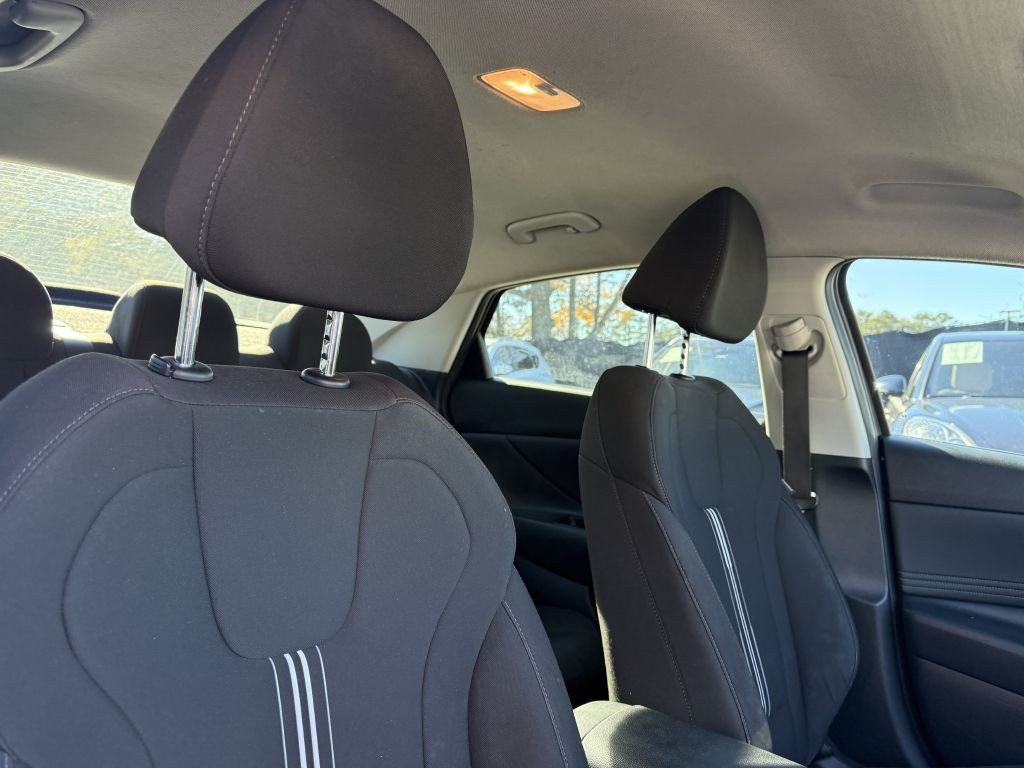 2023 Hyundai Elantra Image 17