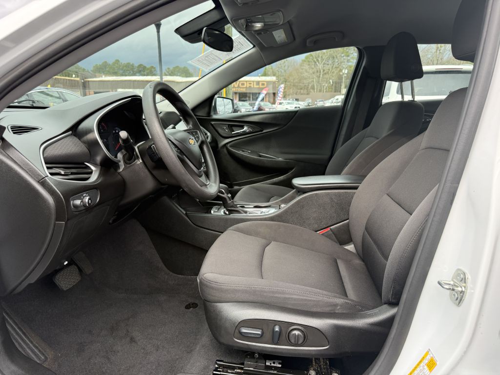 2023 Chevrolet Malibu Image 8