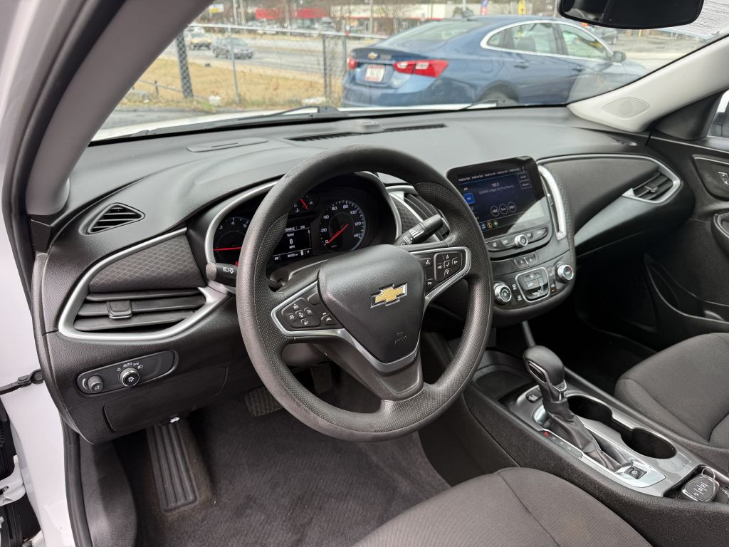 2023 Chevrolet Malibu Image 10