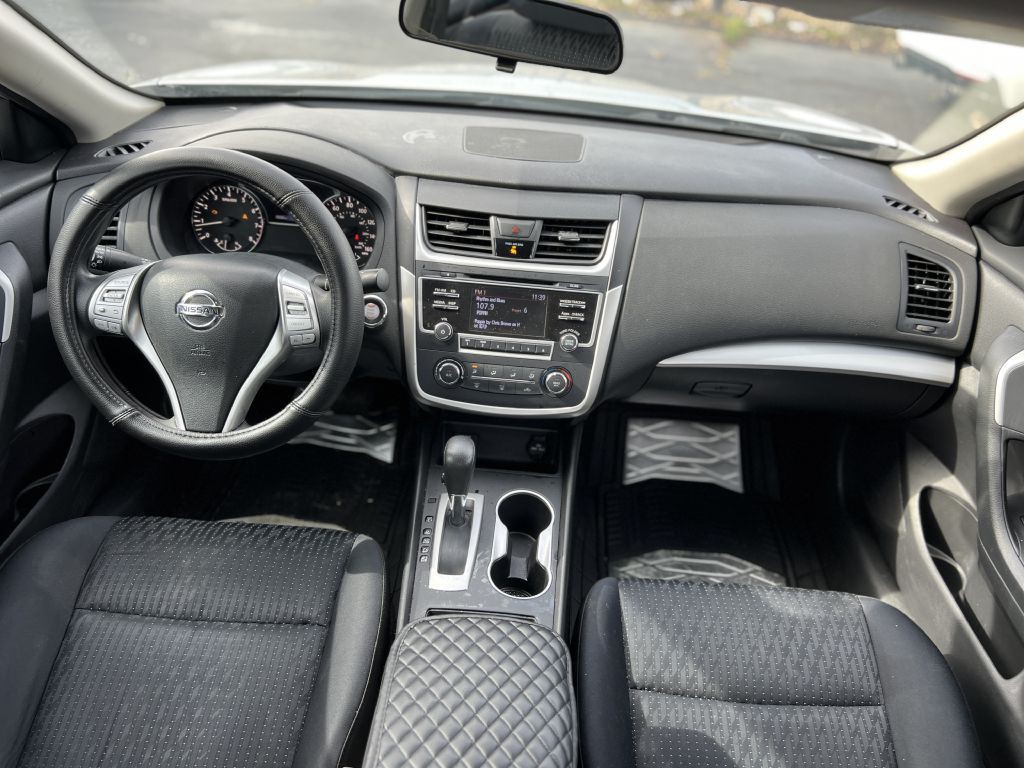 2016 Nissan Altima Image 14