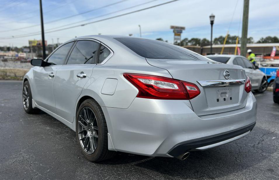 2016 Nissan Altima Image 6