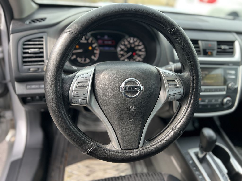 2016 Nissan Altima Image 8